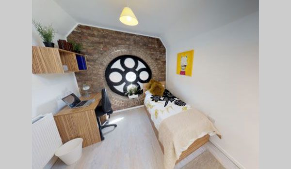 Bedroom with study table and chair St. George’s Way